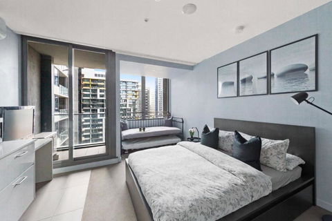 A Stylish Studio Right Next To Southern Cross - Tourism Hervey Bay 4