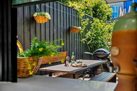A1 Architectural Sth Melb Home Sleeps 4 Martin - Tourism Hervey Bay 1
