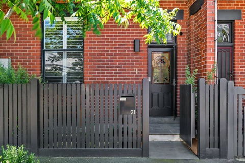 A1 Architectural Sth Melb Home Sleeps 4 Martin - Tourism Hervey Bay 3