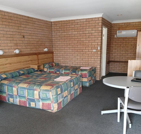 Aaron Inn Motel - Tourism Hervey Bay 1