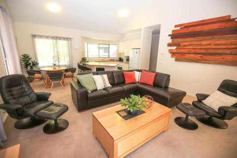 Abenaki - Tourism Hervey Bay 1