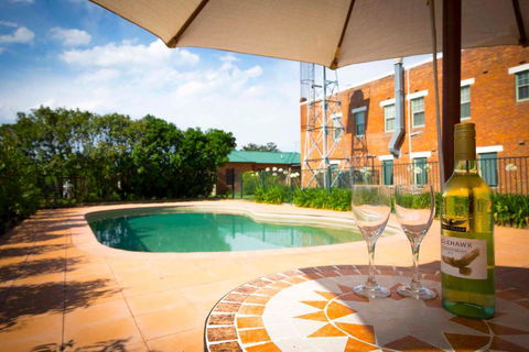 Abernethy House & Cottage - Tourism Hervey Bay 3