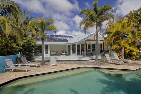 A Perfect Stay - Abode At Byron - Tourism Hervey Bay 0