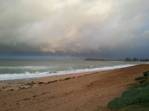 Absolute Beachfront 2BR Pet-Friendly Terrace - The Coachhouse - Tourism Hervey Bay 3