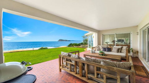 Absolute Beachfront Beauty - Pearl Beach - Tourism Hervey Bay 0