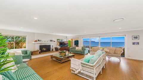 Absolute Beachfront Beauty - Pearl Beach - Tourism Hervey Bay 1