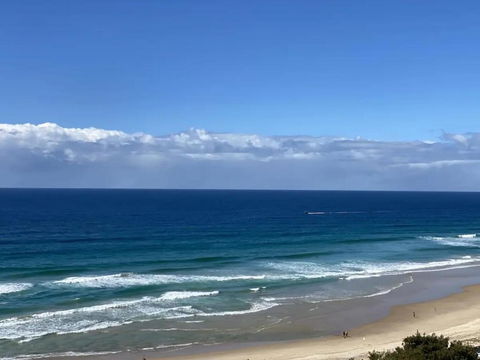 Absolute Beachfront Main Beach Gold Coast - Tourism Hervey Bay 0