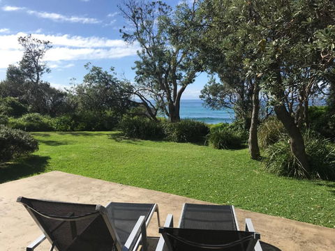 Absolute Beachfront Mollymook - Tourism Hervey Bay 2