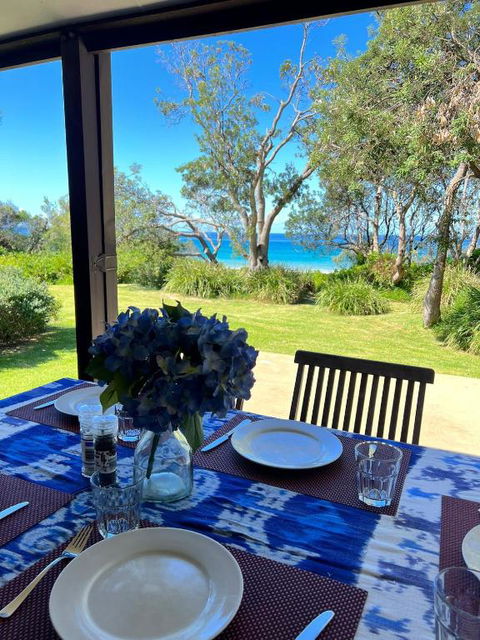 Absolute Beachfront Mollymook - Tourism Hervey Bay 3
