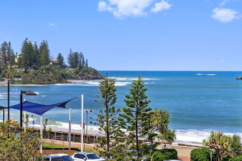 Absolute Beachfront Rolling Surf Resort - Tourism Hervey Bay 0