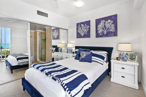 Absolute Beachfront Rolling Surf Resort - Tourism Hervey Bay 4