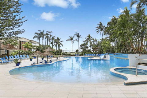 Absolute Beachfront Royal Palms - Tourism Hervey Bay 1