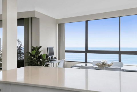 Absolute Beachfront Royal Palms - Tourism Hervey Bay 3