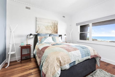 Absolute Beachfront Views Apollo Bay - Tourism Hervey Bay 3