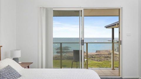 Absolute Waterfront Anna Bay - Tourism Hervey Bay 2