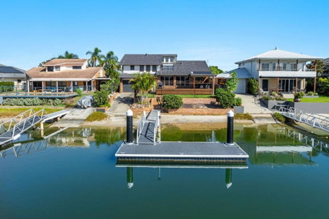 Acacia Shores - Waterfront - Tourism Hervey Bay 0