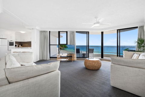 Acapulco Deluxe 2 Bedroom Apartment - CoastHM - Tourism Hervey Bay 1