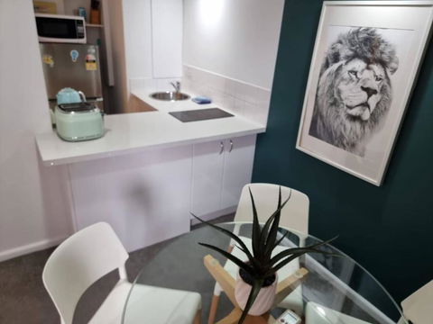 Accommodation Sydney City Centre 1 Bedroom Apartment With Balcony - Tourism Hervey Bay 2