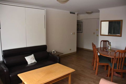 Accommodation Sydney: Hyde Park View 2 Bedroom 1 Bathroom Pet Friendly Apartment - Tourism Hervey Bay 2