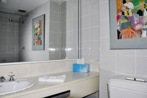 Accommodation Sydney: Hyde Park View 2 Bedroom 1 Bathroom Pet Friendly Apartment - Tourism Hervey Bay 3