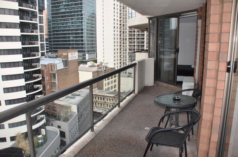 Accommodation Sydney - Kent Street Sydney CBD Top Floor 2 Bedroom Apartment With Balcony - Tourism Hervey Bay 2