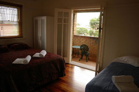 Accommodation Sydney Rockdale - 2 Bedroom Pet Friendly Budget Apartments With Balconies - Tourism Hervey Bay 3