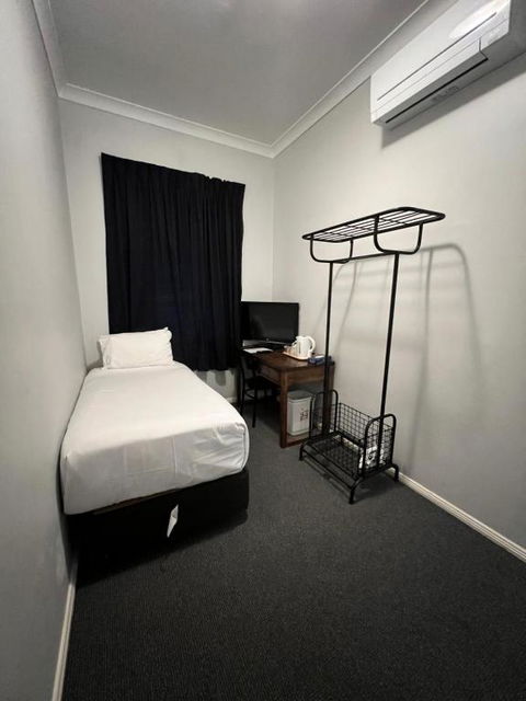 Adelaide Pulteney Motel - Tourism Hervey Bay 1