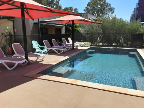 Adelphi Apartment 2- Poolside Or Apartment 2A- King Studio - Tourism Hervey Bay 2