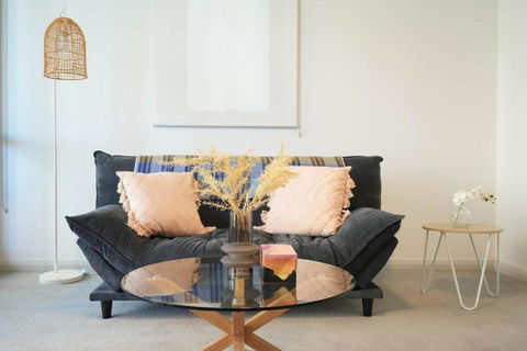 Adorable One Bedroom APT In Heart Of WWP - Tourism Hervey Bay 0