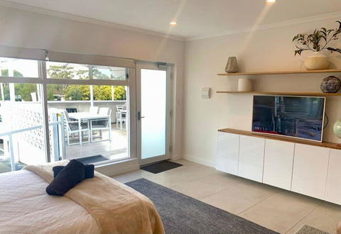 Adorable Studio Next To Cafe, Walk To Beach! - Tourism Hervey Bay 2