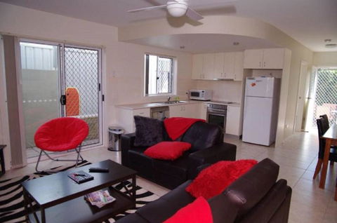 Adrift, 5B Scott Street - Tourism Hervey Bay 1