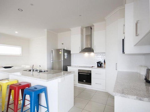 Agape Holiday Home With Pool Table ,NBN Internet - Tourism Hervey Bay 4