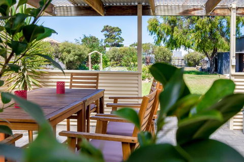 Agnes Cottage Bed & Breakfast - Tourism Hervey Bay 4