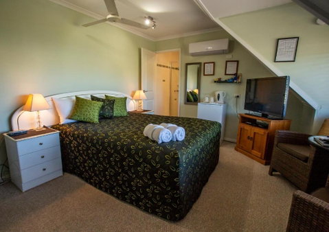 Ainslie Manor Bed And Breakfast - Hervey Bay Accommodation 3