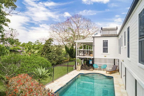 A Perfect Stay - Charlottes Web - Tourism Hervey Bay 0