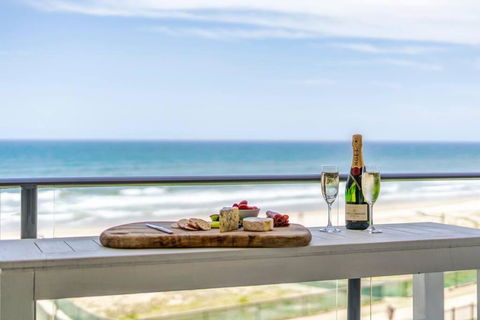 Absolute Beachfront Apartment 3B Pool Spa - Tourism Hervey Bay 3