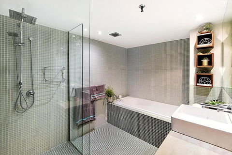 Absolute Beachfront Apartment 3B Pool Spa - Tourism Hervey Bay 1