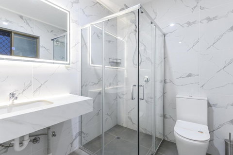 Aaron Motel - Hervey Bay Accommodation 2