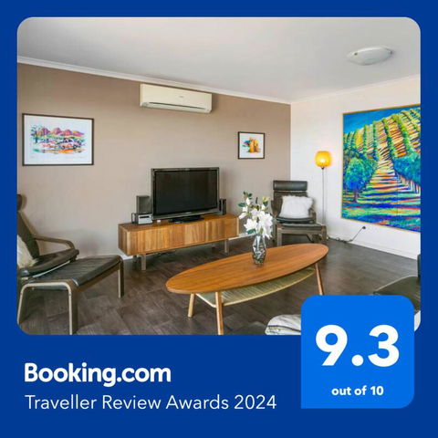 Absolute Waterfront Views And Kayaks - Tourism Hervey Bay 4