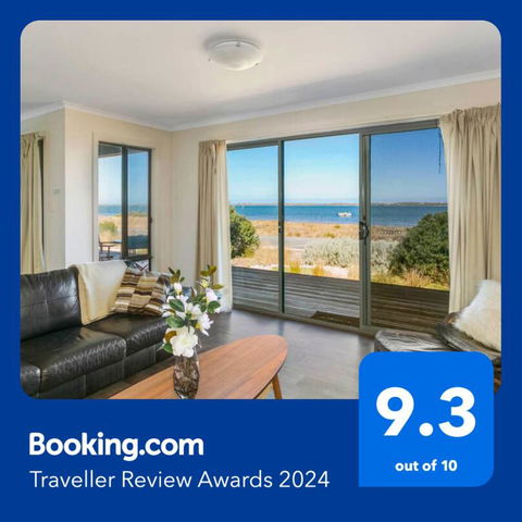 Absolute Waterfront Views And Kayaks - Tourism Hervey Bay 2