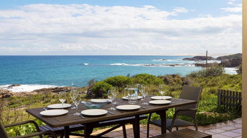 Absolute Oceanfront Portovenere - Tourism Hervey Bay 0
