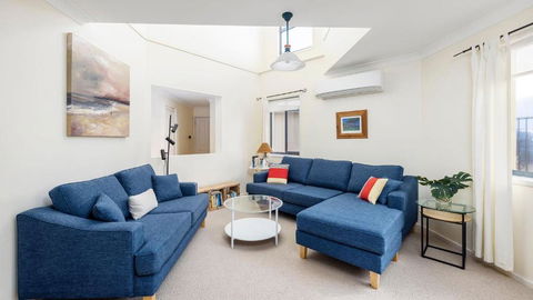 Absolute Oceanfront Portovenere - Tourism Hervey Bay 2