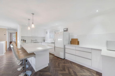 Absolute Waterfront - Tourism Hervey Bay 4