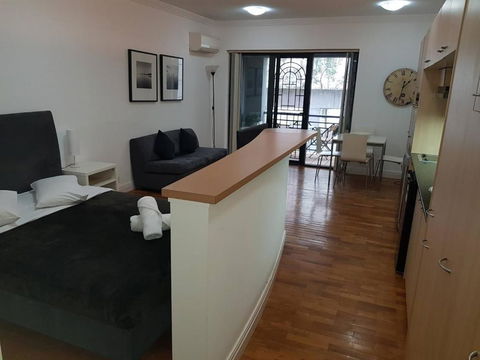 Accommodation Sydney Potts Point Pet Friendly Studio Apartment With Balcony - Tourism Hervey Bay 0