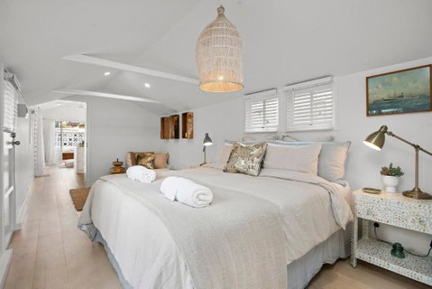 A Perfect Stay - The Boat House - Hervey Bay Accommodation 0