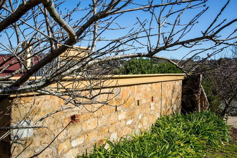 A Romantic Uraidla Studio - Tourism Hervey Bay 2