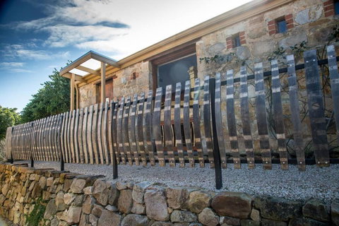 A Romantic Uraidla Studio - Tourism Hervey Bay 4