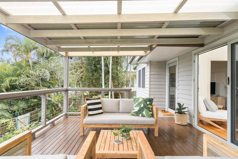 A Perfect Stay - The White Rabbit - Tourism Hervey Bay 1