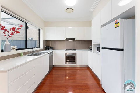 Aircabin - Carlingford - Sydney - 4 Beds House - Tourism Hervey Bay 1