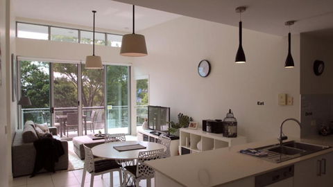 Aircon, Nespresso, Wine - Tourism Hervey Bay 1